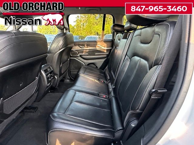2022 Jeep Grand Cherokee 4xe — photo 14 of 22