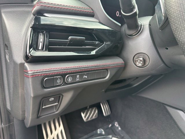 2024 Acura MDX A-Spec — photo 24 of 32
