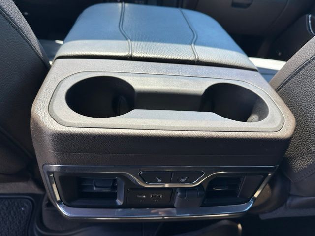 2023 GMC Sierra 3500HD Denali — photo 18 of 33