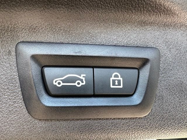2021 BMW X7 M50i — photo 11 of 31