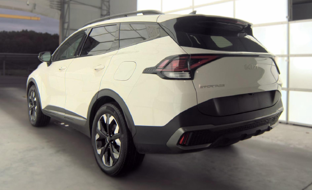 2023 Kia Sportage Plug-In Hybrid X-Line — photo 4 of 8