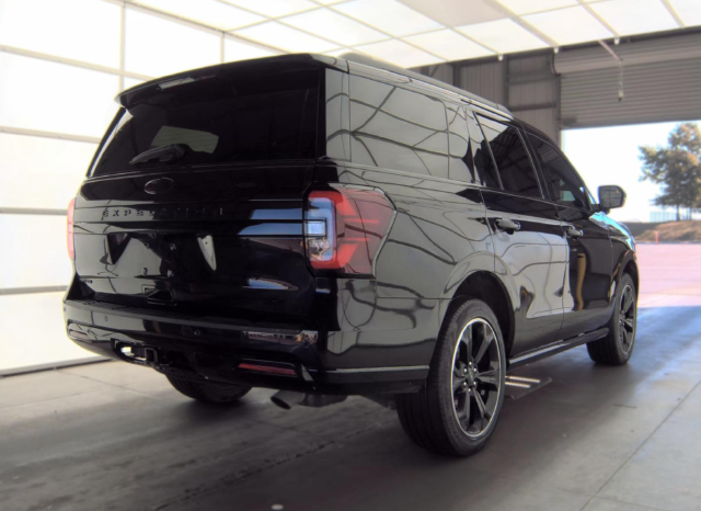 2023 Ford Expedition Limited — photo 3 of 11
