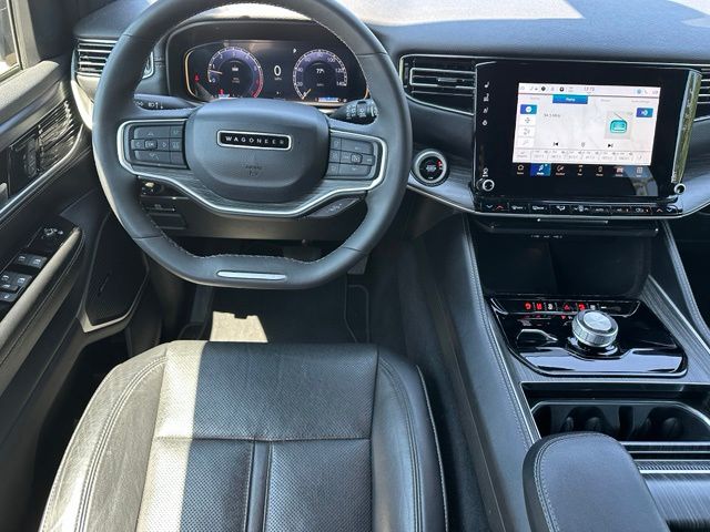 2024 Jeep Wagoneer L Series II — photo 16 of 30