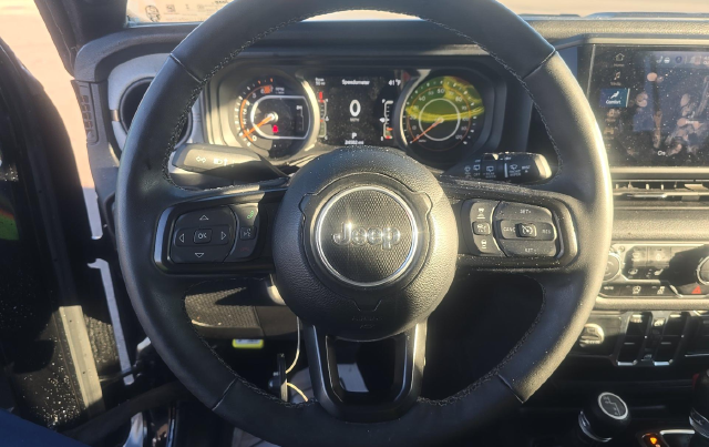 2025 Jeep Wrangler Sport S — photo 7 of 9
