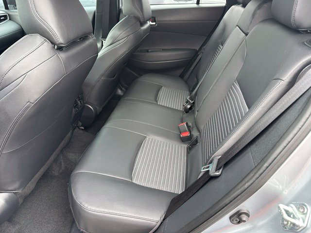 2023 Toyota Corolla Cross Hybrid XSE — photo 14 of 31