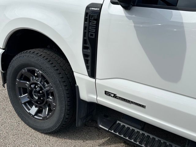 2024 Ford F-250SD Lariat — photo 9 of 33