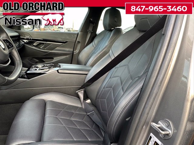 2024 BMW 5 Series 530i xDrive — photo 13 of 23