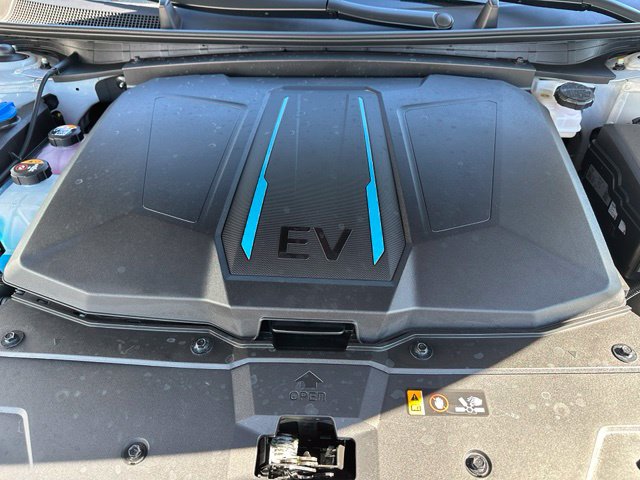 2024 Hyundai IONIQ 5 Limited — photo 9 of 41