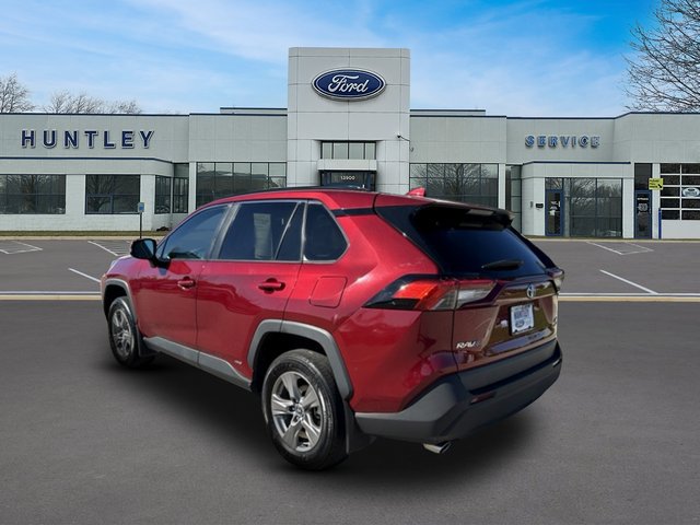 2024 Toyota RAV4 Hybrid XLE — photo 6 of 29