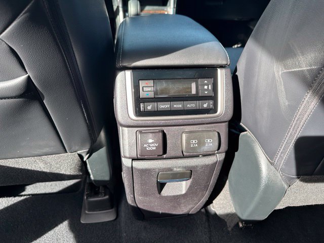 2021 Subaru Ascent Touring — photo 17 of 35