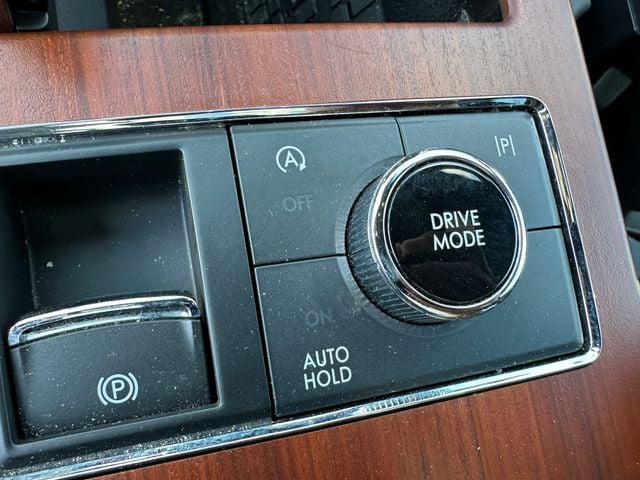 2022 Lincoln Navigator Reserve — photo 27 of 38