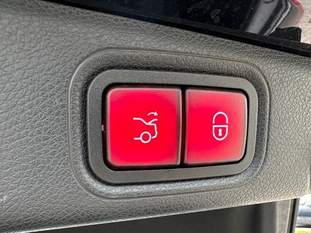 2022 Mercedes-Benz E-Class E 350 — photo 12 of 31