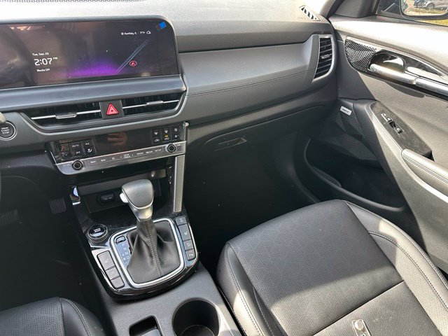 2025 Kia Seltos SX — photo 13 of 25