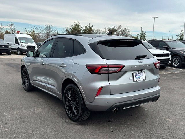 2023 Ford Escape ST-Line Elite — photo 5 of 31