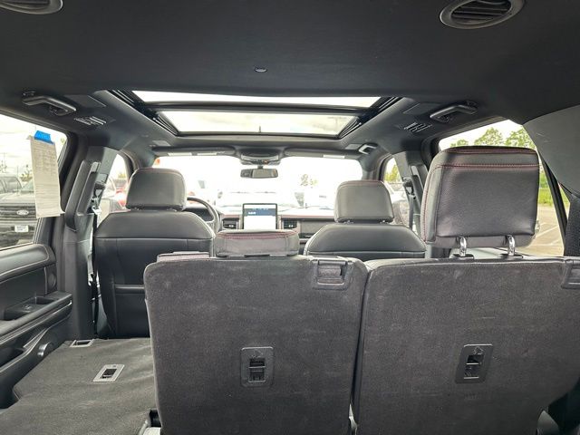 2022 Ford Expedition Limited — photo 14 of 34