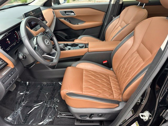 2024 Nissan Rogue Platinum — photo 22 of 38