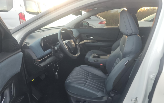 2024 Nissan Ariya Platinum+ e-4orce — photo 5 of 9