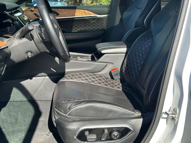 2022 Jeep Grand Cherokee Summit Reserve — photo 20 of 31