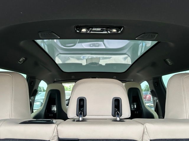 2023 BMW iX M60 — photo 10 of 32