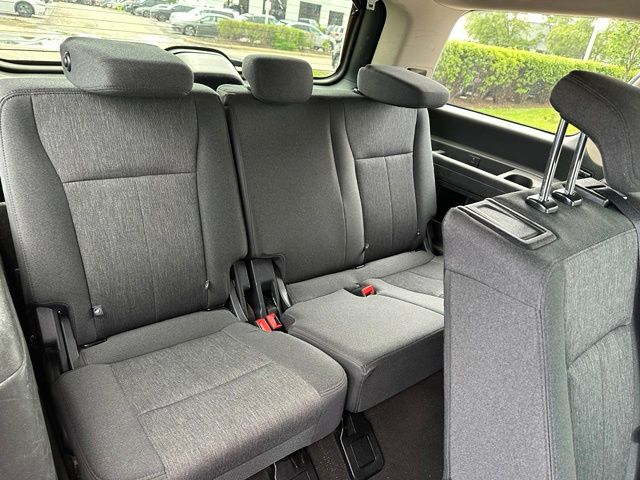 2024 Ford Expedition XLT — photo 11 of 25