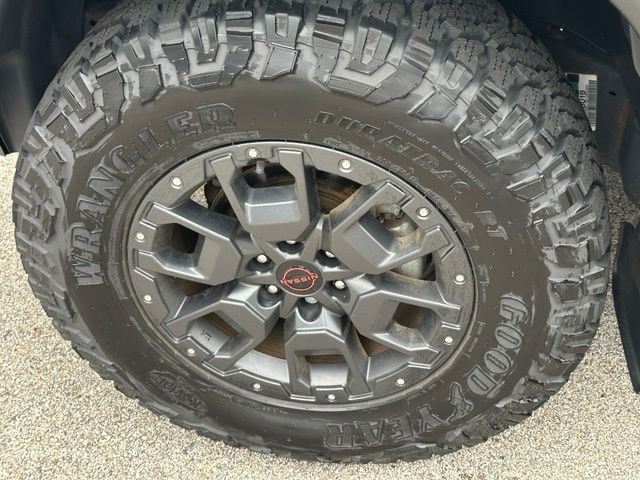 2022 Nissan Frontier PRO-4X — photo 9 of 49