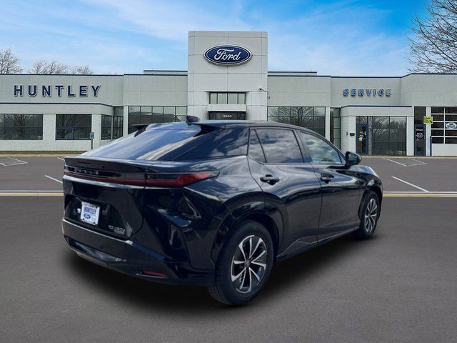 2023 LEXUS RZ 450e Premium — photo 5 of 27