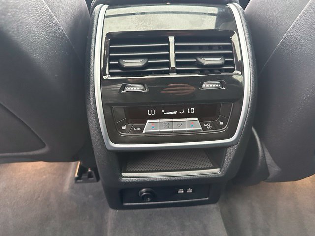 2023 BMW X7 xDrive40i — photo 21 of 36