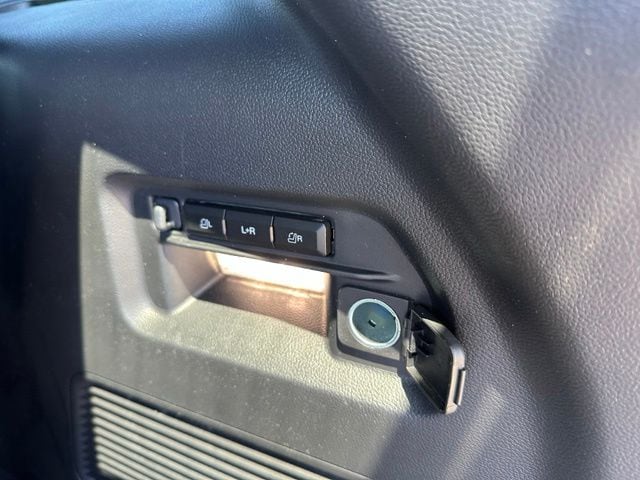 2025 Ford Explorer ST — photo 14 of 38