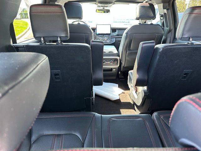 2022 Ford Expedition Limited — photo 11 of 38