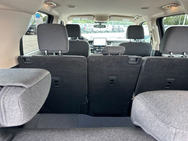 2024 Ford Expedition Max XLT — photo 13 of 41