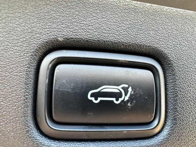 2023 Kia EV6 Wind — photo 11 of 33
