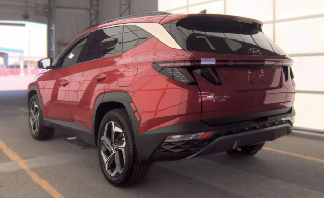 2022 Hyundai Tucson Limited — photo 4 of 7