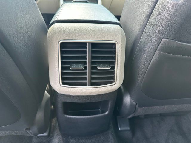 2024 Kia Sportage Hybrid EX — photo 17 of 31