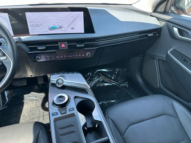 2023 Kia EV6 Wind — photo 16 of 38