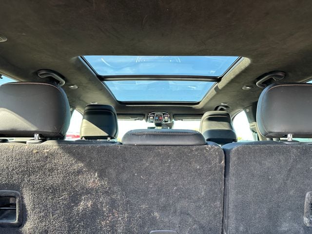 2022 Jeep Grand Cherokee Summit Reserve — photo 12 of 31