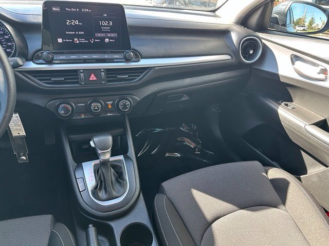 2023 Kia Forte LXS — photo 15 of 30