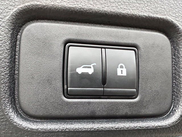 2024 Nissan Pathfinder Platinum — photo 16 of 36