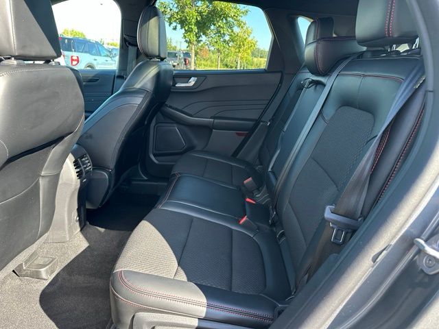 2024 Ford Escape ST-Line — photo 15 of 29