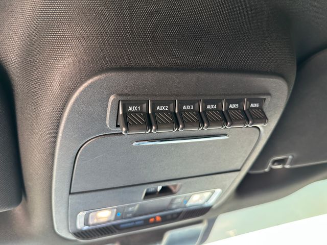 2023 Ford F-150 Raptor — photo 22 of 35