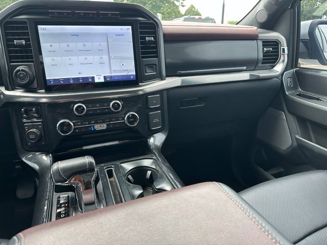 2023 Ford F-150 Lariat — photo 12 of 23