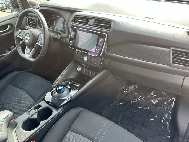 2025 Nissan Leaf SV Plus — photo 10 of 28