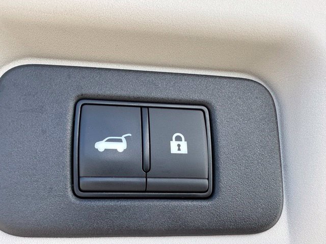 2024 Nissan Ariya Evolve+ e-4orce — photo 13 of 32