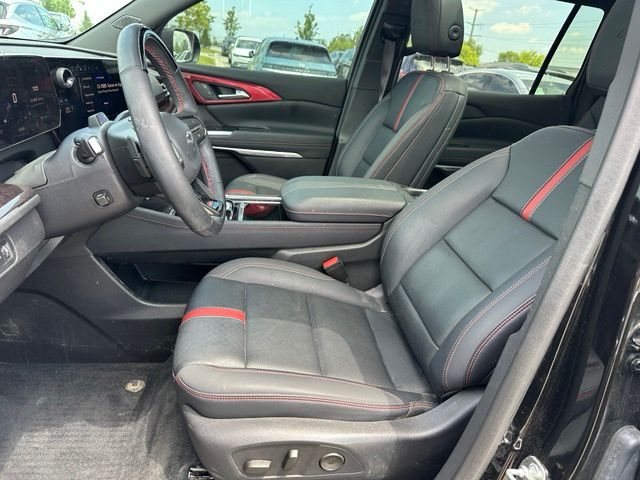 2024 Chevrolet Traverse RS — photo 21 of 38