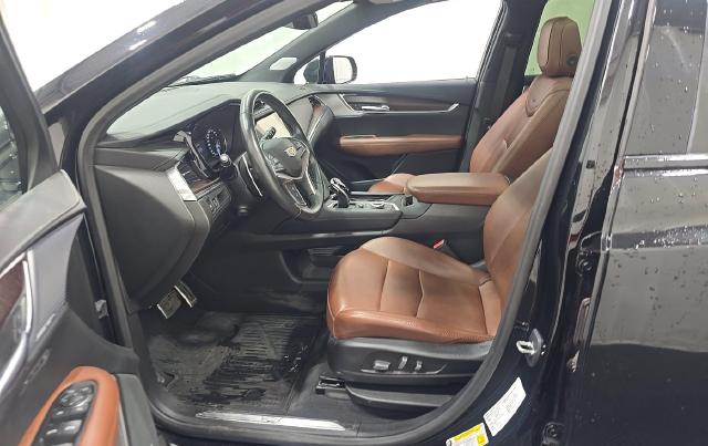 2023 Cadillac XT5 Sport — photo 6 of 10