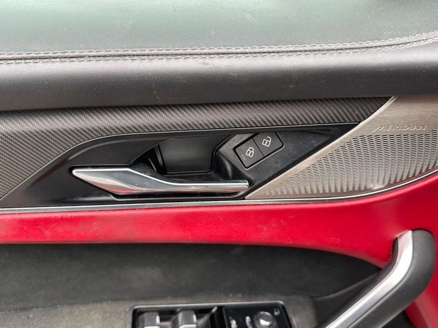 2023 Jaguar F-PACE SVR — photo 15 of 23