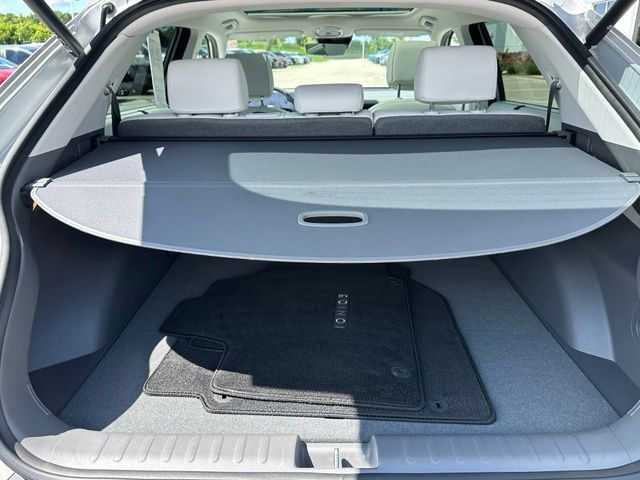 2024 Hyundai IONIQ 5 Limited — photo 12 of 38