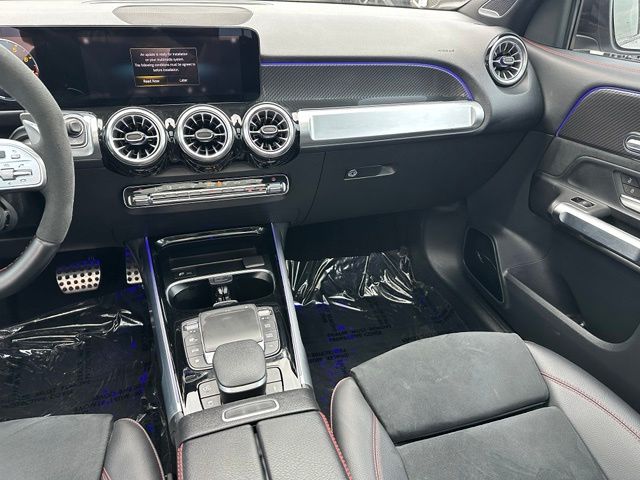 2023 Mercedes-Benz GLB GLB 35 AMG® — photo 22 of 37