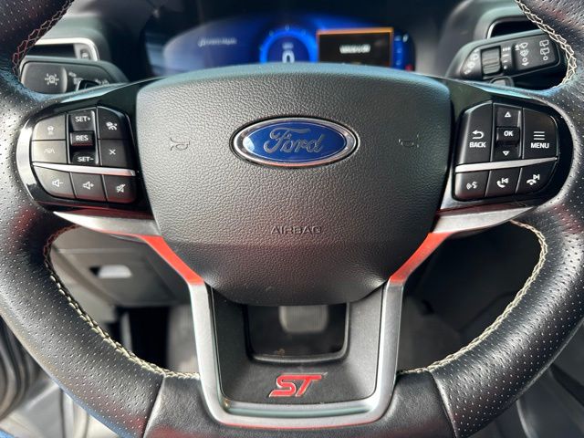 2022 Ford Explorer ST — photo 32 of 33