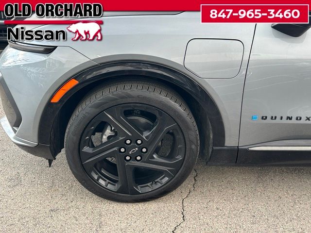 2025 Chevrolet Equinox EV RS — photo 9 of 22