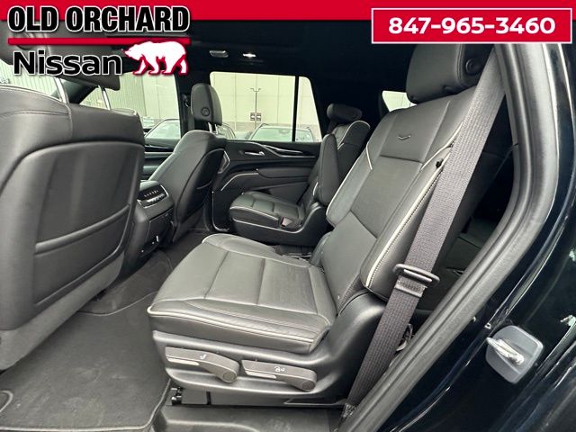 2023 Cadillac Escalade Sport — photo 11 of 21